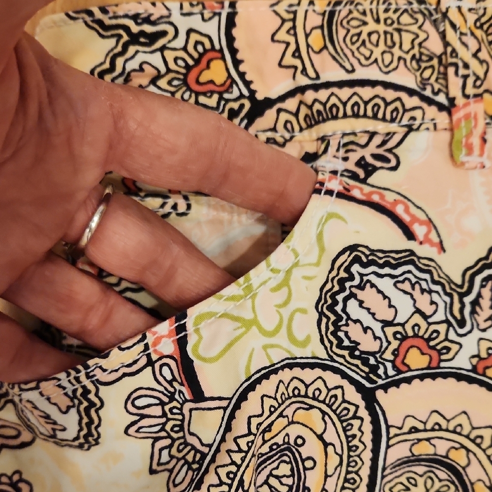 Vibrant Paisley Print Shorts - Picture 4 of 9